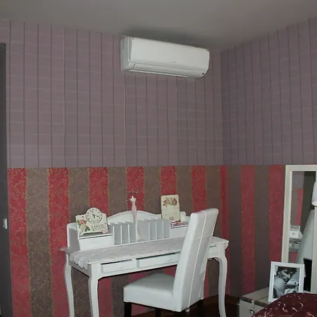 For Rent I Apartment *
